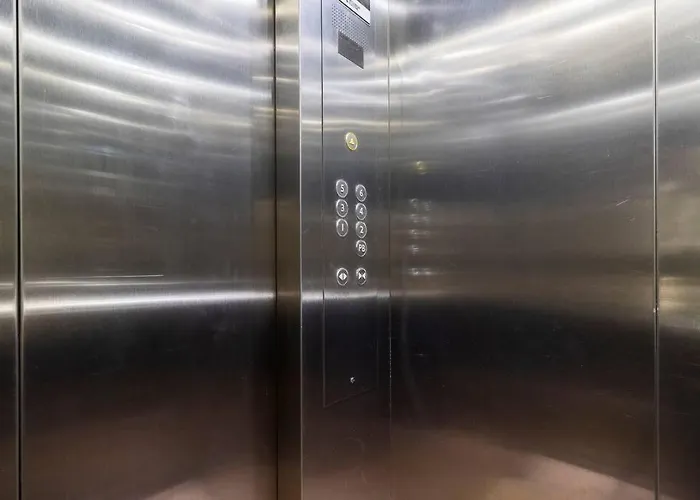 305 Dwntn With Ac And Balconies Fits 6 Rooftop Apartment *